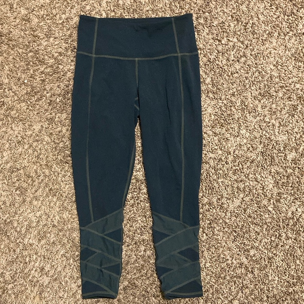 Athleta Mantra Teal 7/8 Capri Leggings